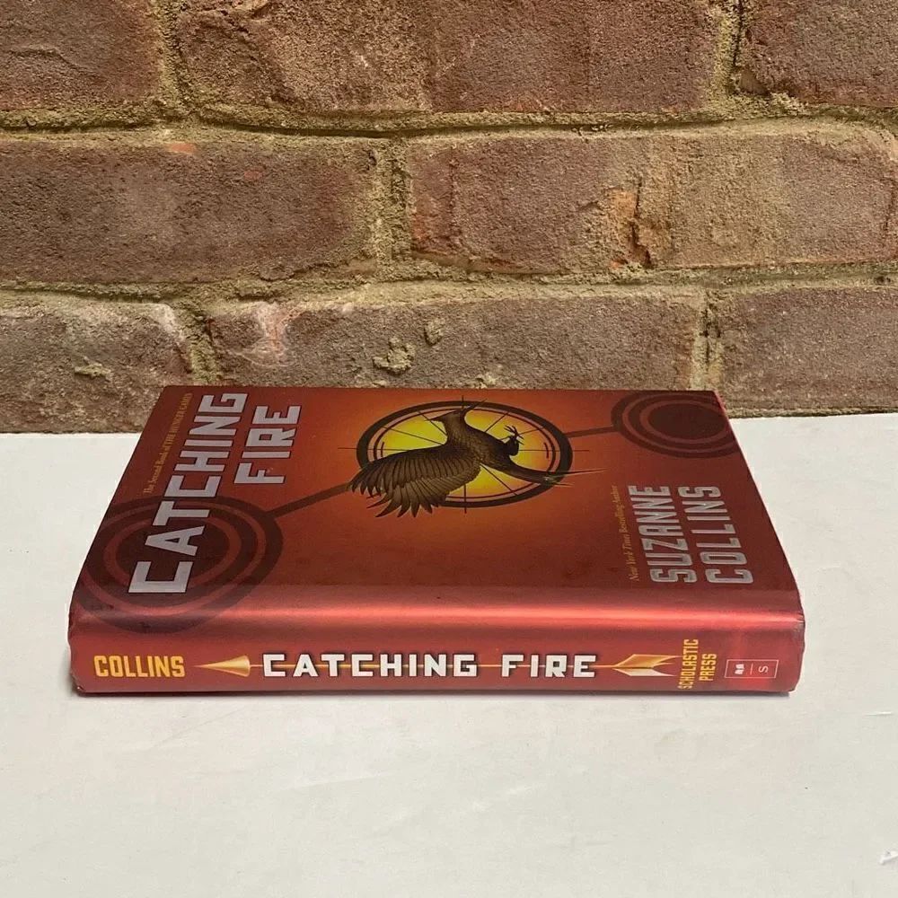 Catching Fire - The Hunger Games Hardcover - Picture 2 of 5